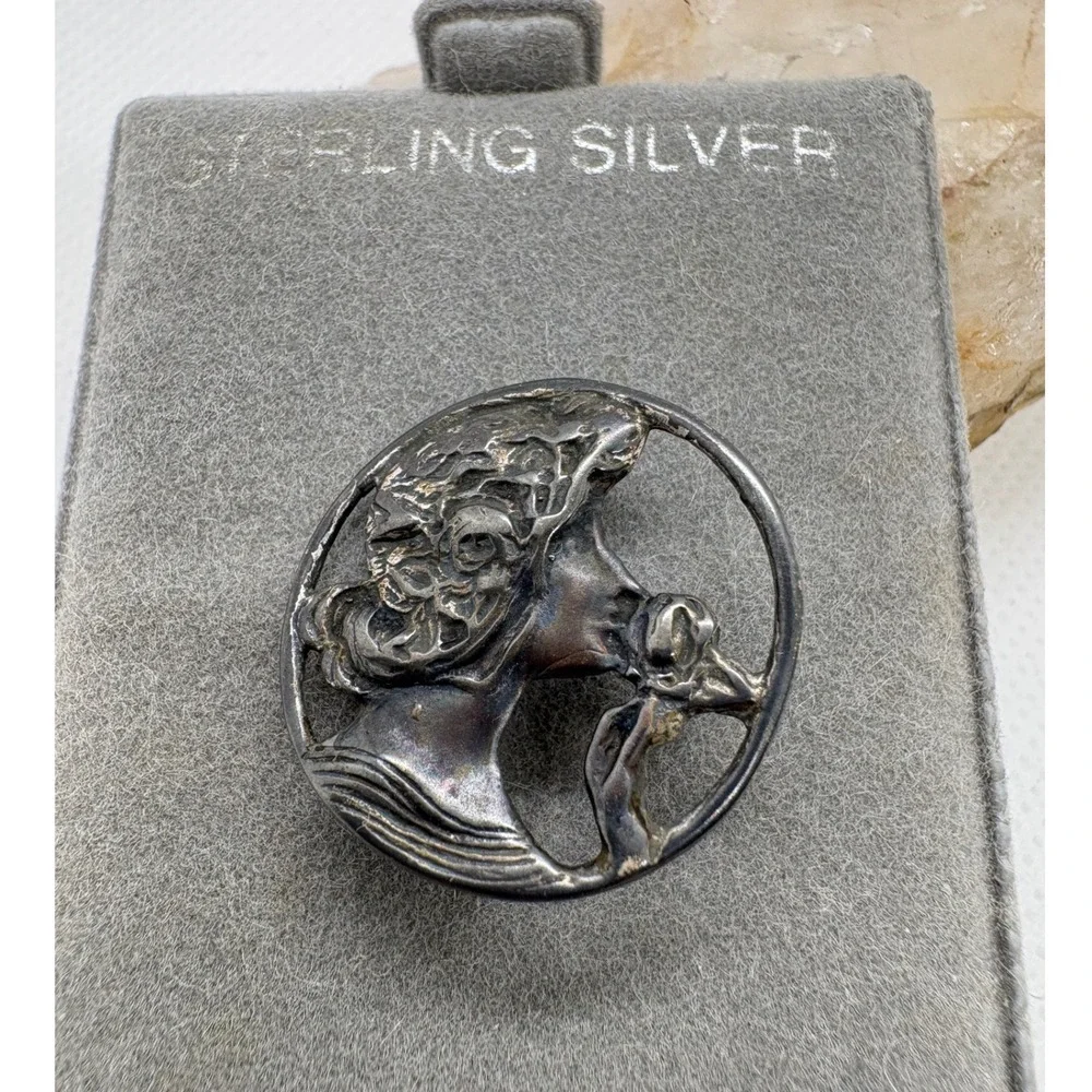 Vintage Sterling Silver Art Nouveau Woman Flower Brooch Pendant 3.55g SKU 277